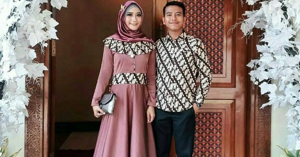 Rekomendasi Model Gamis Batik Kombinasi